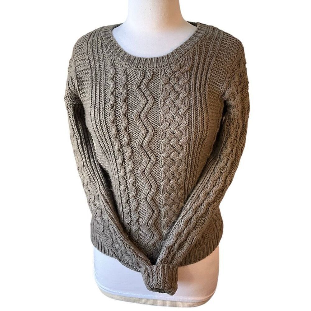 Y2K Grey Cable Knit Pullover, Relaxed Fit, XS. Academia